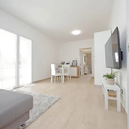 Andrea Home- Collegato A Roma E Aeroporto Apartment