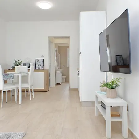Apartment Andrea Home- Collegato A Roma E Aeroporto *