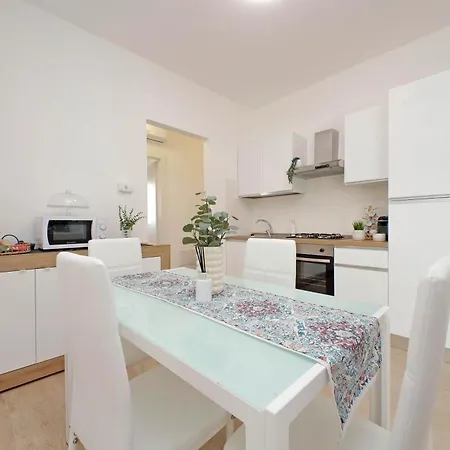 Apartment Andrea Home- Collegato A Roma E Aeroporto
